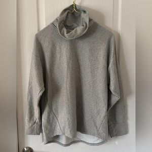 Cable &‎ Gauge Gray and White Striped T Neck Top
